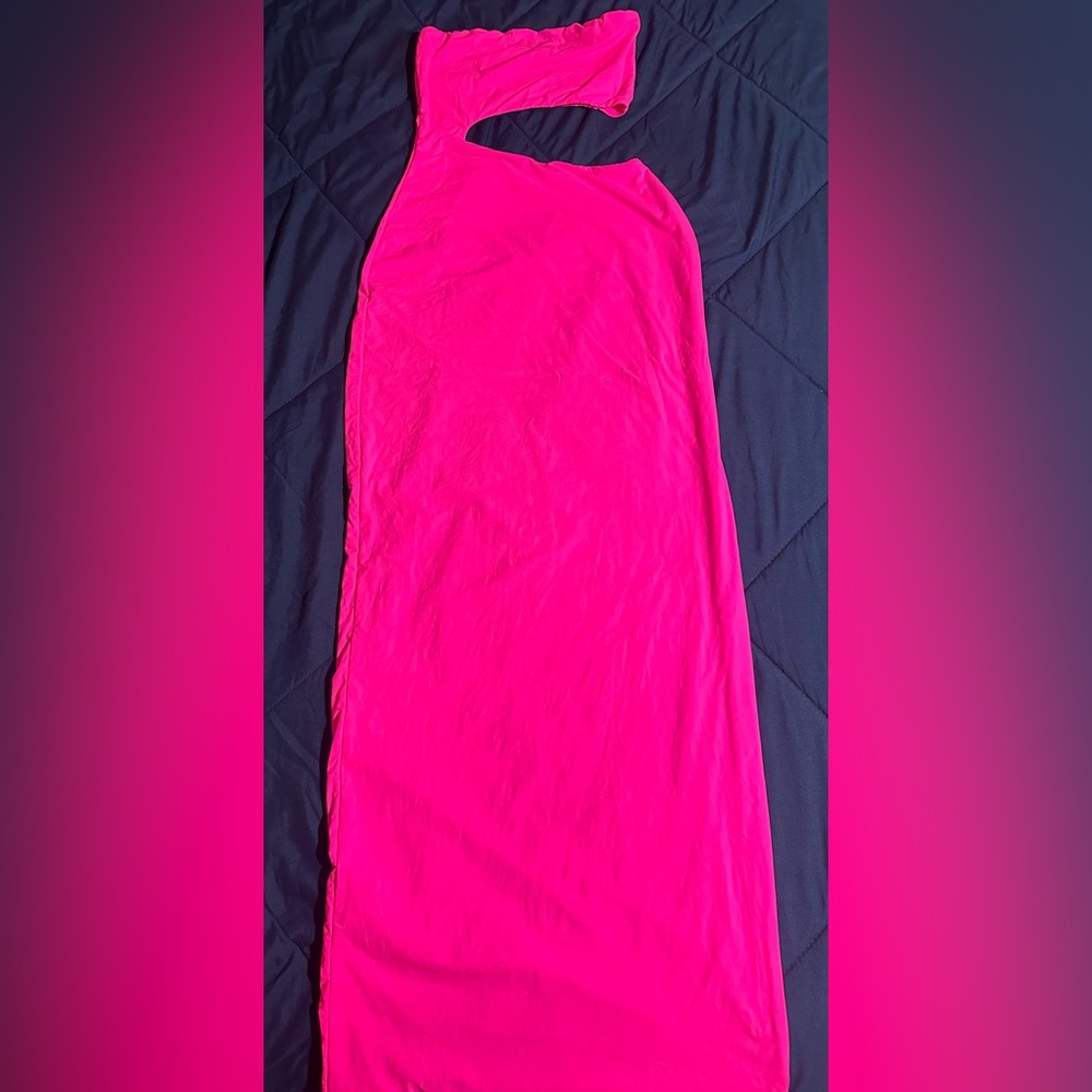 Skims Vibrant hot Pink One-Shoulder Dress
